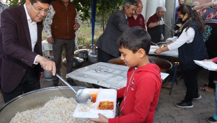 Nazilli Belediyesi iftar sofraları kurmaya devam ediyor