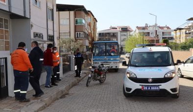 Kötü Koku Şikayeti Gelen Evden Nazilli Belediyesi 4 Kamyon Çöp Çıkardı