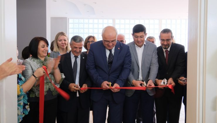 Nazilli’de Sümerbank Desenleri ve El Sanatları Sergisi ziyarete açıldı 
