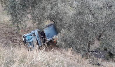 Aydın’da otomobil 30 metrelik uçuruma yuvarlandı