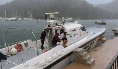 Özel teknede yaralanan vatandaşa Sahil Güvenlik’ten tıbbi tahliye