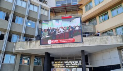 Nazillili Vatandaşlar Belediye Meclisi’ni Dev Ekrandan İzledi