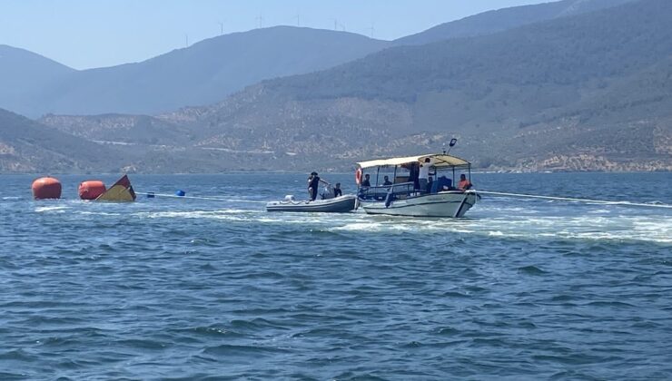 Bafa Gölü’ne düşen uçağı kurtarma çalışmalarına Jandarma destek veriyor