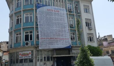 SGK’nın eski binasına alıcı çıkmadı, pankartlar indirildi