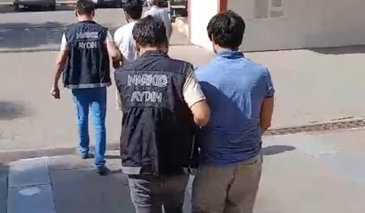 Biri asansör boşluğunda, diğeri banyoda saklanırken yakalandı