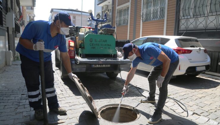 Efeler Belediyesi kent genelinde ilaçlama çalışmalarını sürdürüyor