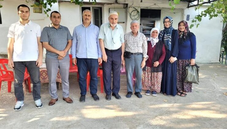 Bozdoğan İlçe Müftüsü Yıldırım, yurda dönen hacılarla görüştü