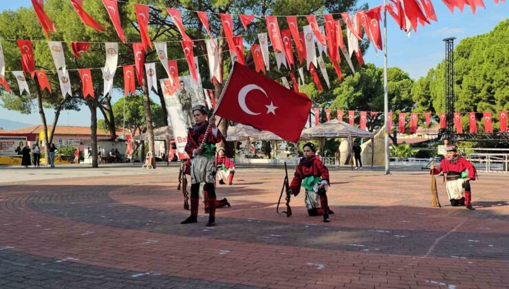 Kuyucak’ta kurtuluş coşkusu meydanlara sığmadı