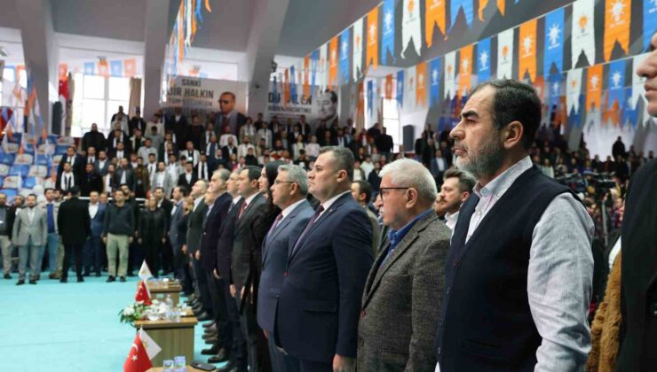 AK Parti’nin gençlik kongresine yaşlılar daha fazla ilgi gösterdi