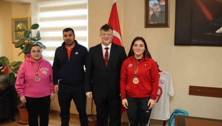 Aydınlı sporcular halter şampiyonasından derece ile döndü