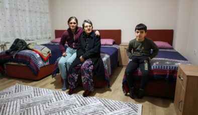 BAŞKAN YETİŞKİN YANGIN MAĞDURU AİLEYE SAHİP ÇIKTI