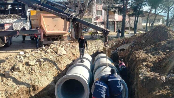 Karacasu’da beton büzler yer altına indirildi