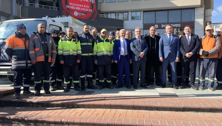 Nazilli Belediyesi araç filosuna 12 araç katıldı