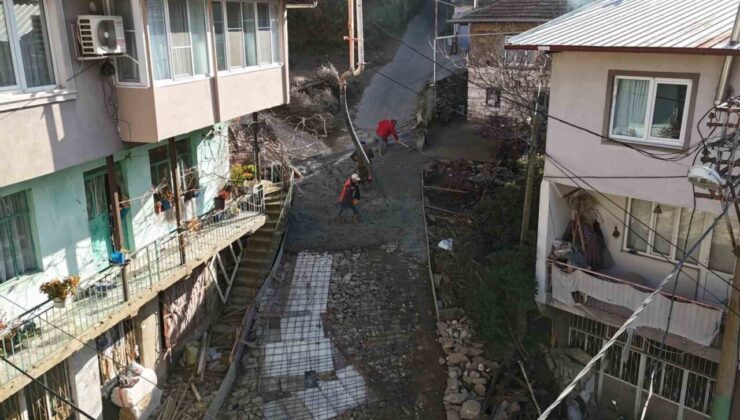 Nazilli Belediyesi Işıklar Mahallesi’nde çöken yola müdahale etti