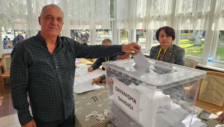 Başkan Osman Yıldırımkaya, CHP Önseçiminde Oy Kullandı