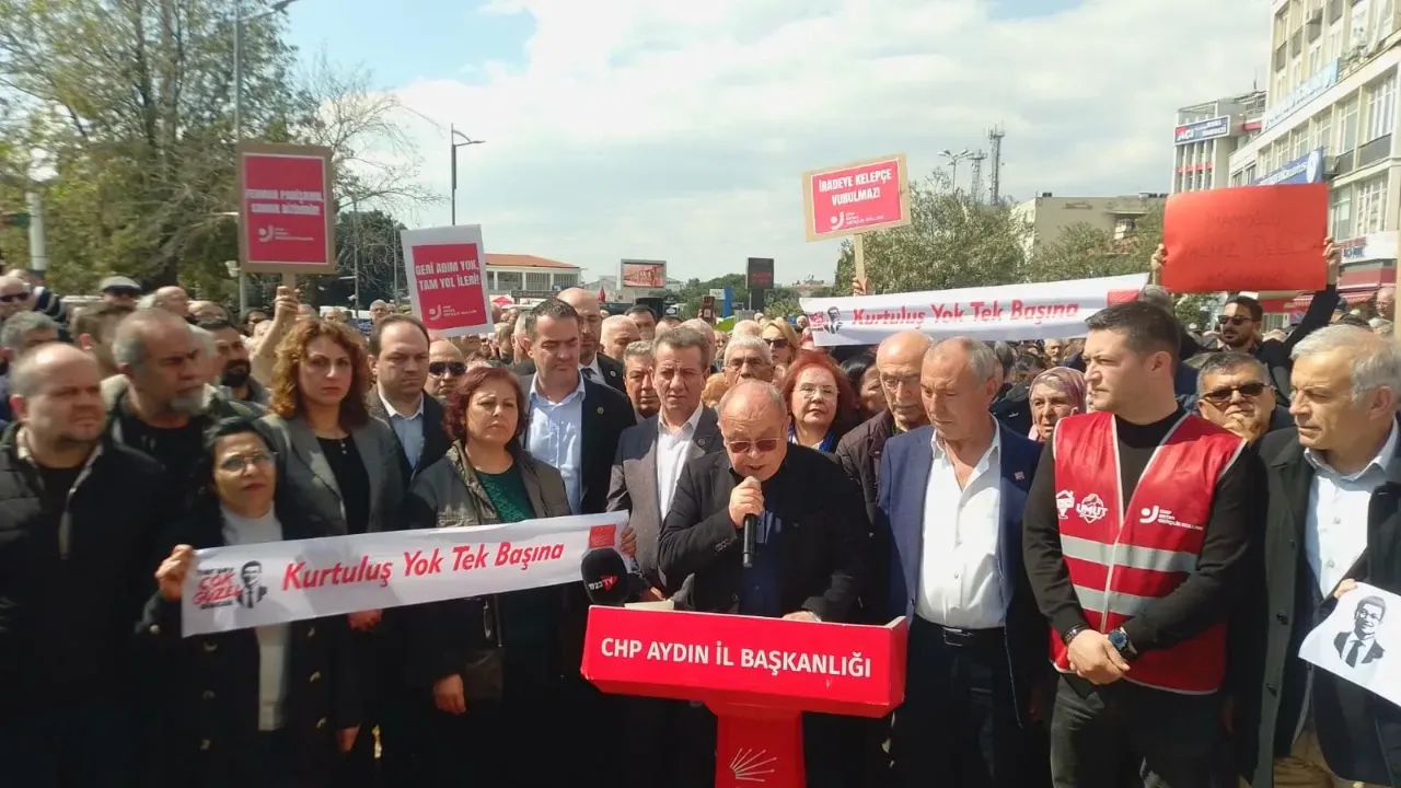 CHP Aydın ‘da eş zamanlı basın açıklaması; CHP Aydın İmamoğlu için tek yürek oldu