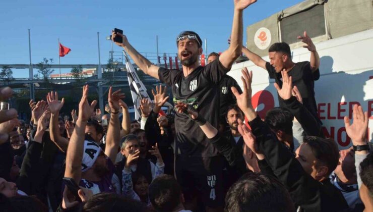 Aydınsporlular meydana indi, şampiyonluğu kutladı