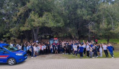 Jandarma personeli öğrencileri bilgilendirdi