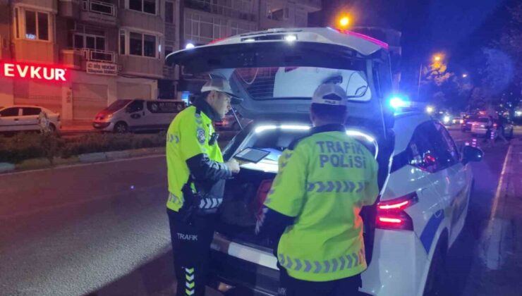 Trafik ekiplerinden ‘reflektör’ denetimi