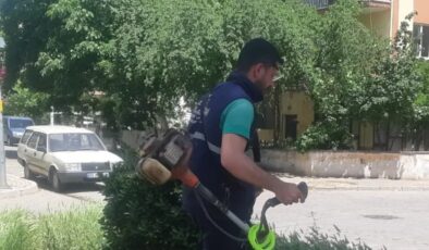 BAŞKAN YETİŞKİN HİZMETTE HIZ KESMİYOR