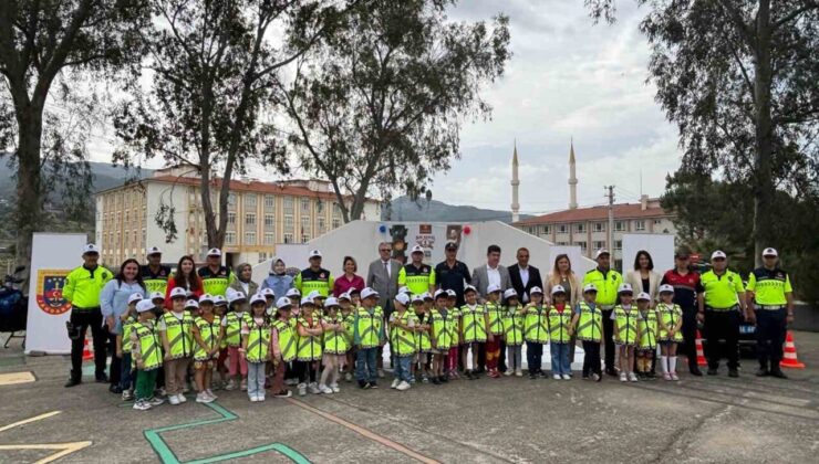 Çine’de Anaokulu öğrencilerine trafik eğitimi verildi