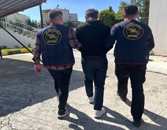 Çocuğa cinsel istismar suçundan 25 yıl hapis cezası ile aranan şahıs yakalandı
