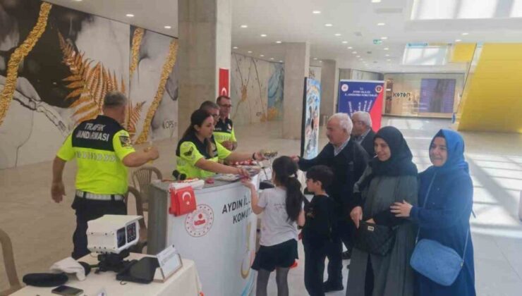 Trafik Jandarmanın standına ilgi yoğun oldu